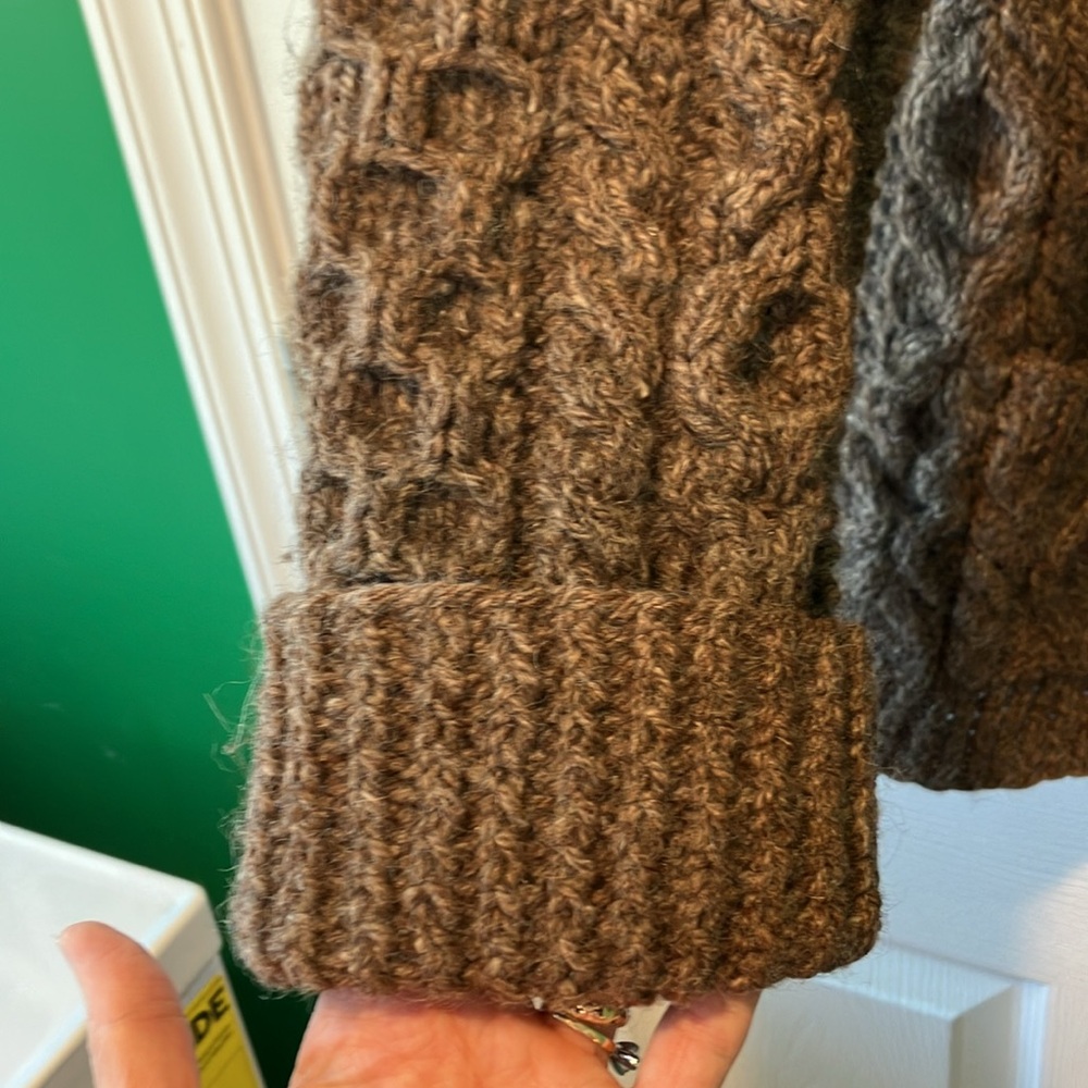 Classic Cable Knit Brown Women's Cardigan Sweater oversized medium large - Picture 4 of 5